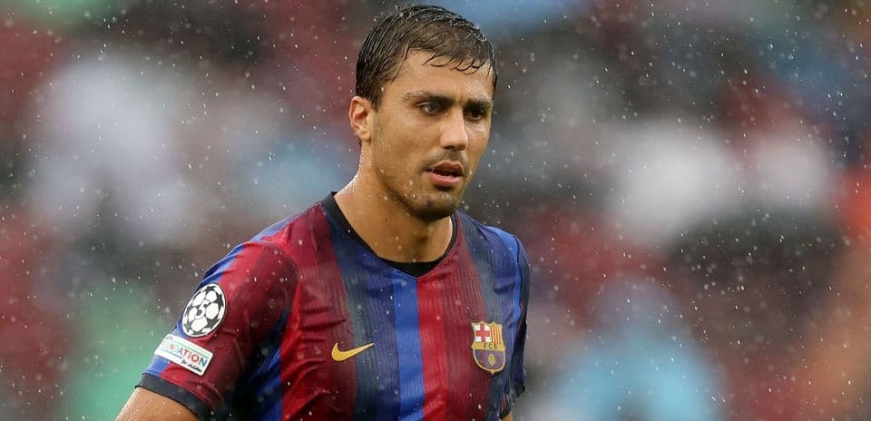 Barcelona's Rodri Apologizes to Valencia After On-Camera Comments During 5-0 Victory