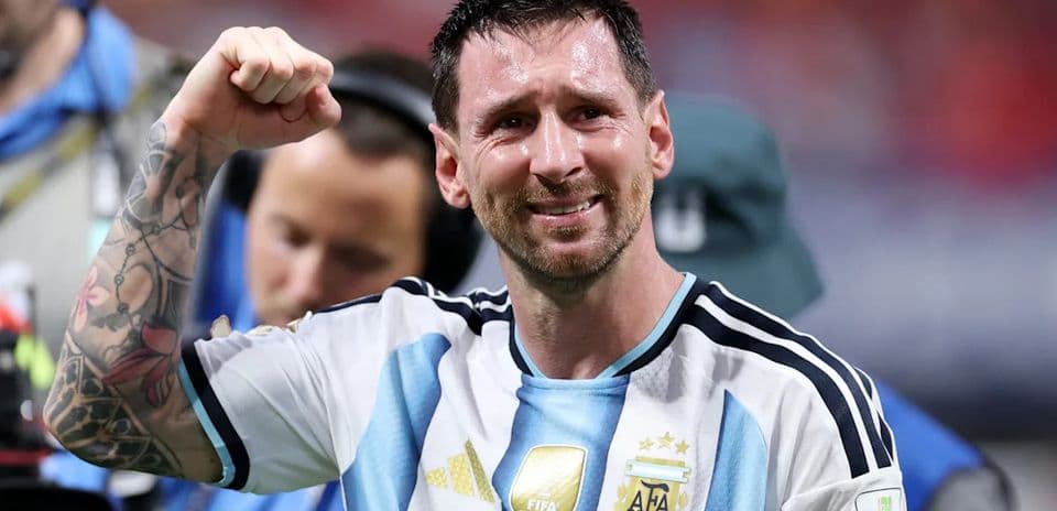 Argentina's Late Surge Saves Them; Switzerland Advances After Penalty Drama