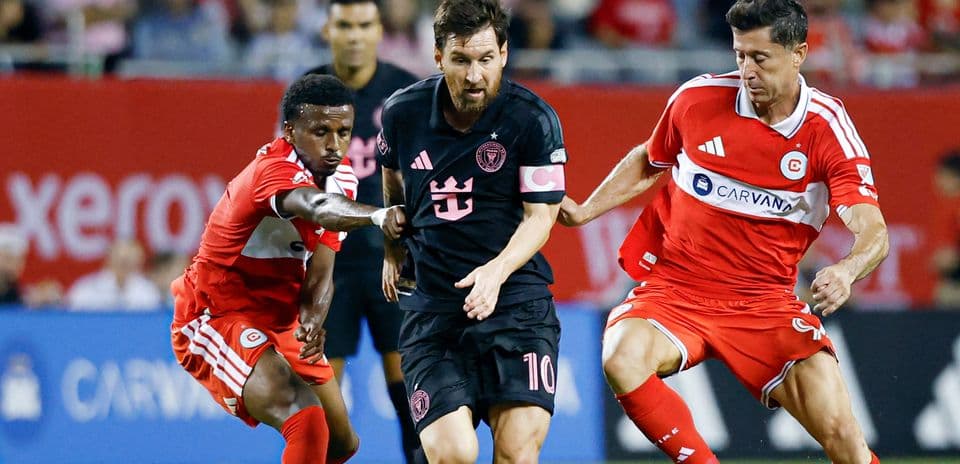 Messi and Lewandowski Duel Ends in 1-1 Draw Between Inter Miami and Chicago Fire at Record-Setting Soldier Field