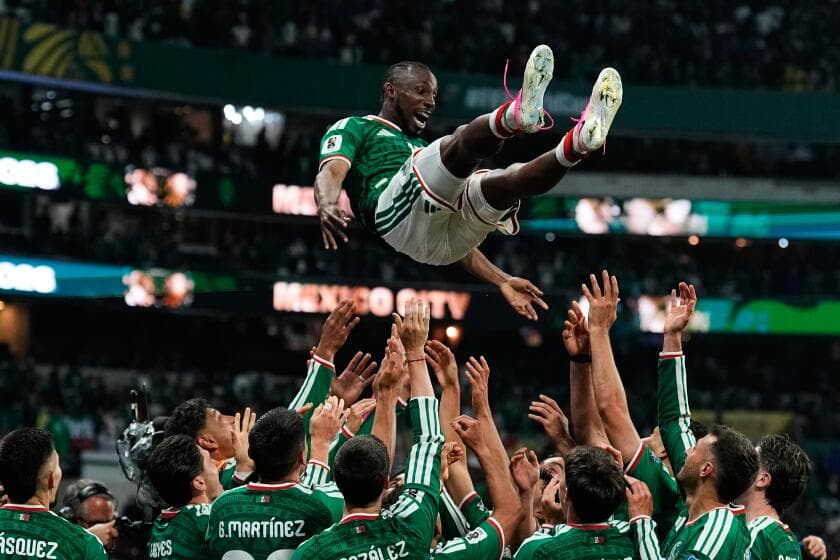 Mexico Breaks World Cup Knockout Drought with Victory Over Ecuador