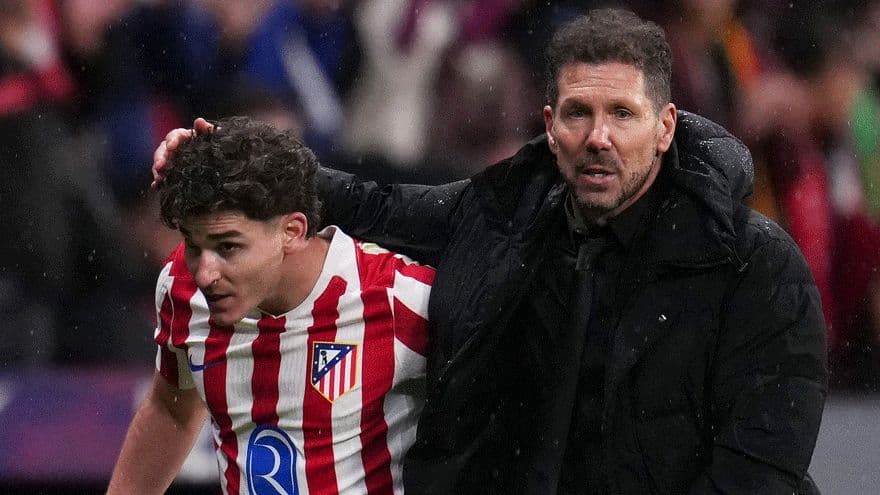 Diego Simeone Furious with Julian Alvarez Amid Barcelona Transfer Talks