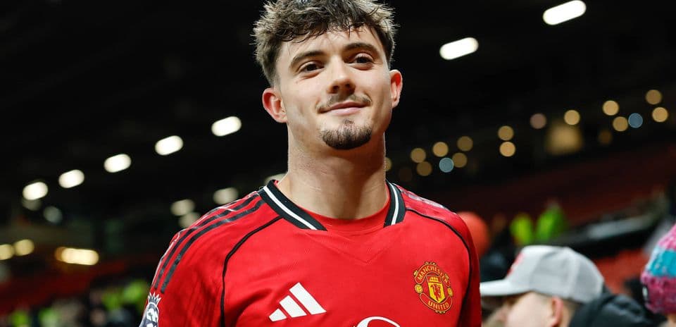 Sydney FC Signs Manchester United Defender James Overy in Three-Year Deal