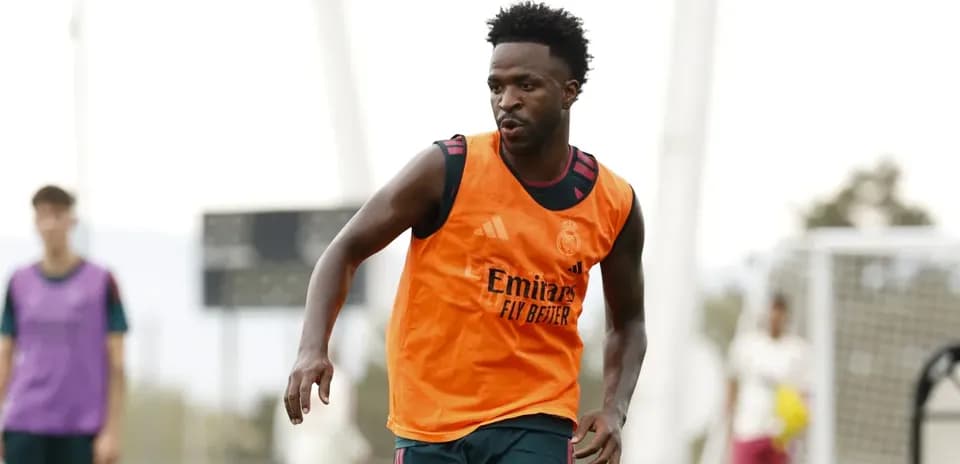 Vinicius Junior Back in Real Madrid Training as Contract Talks Stall Amid Arsenal Interest
