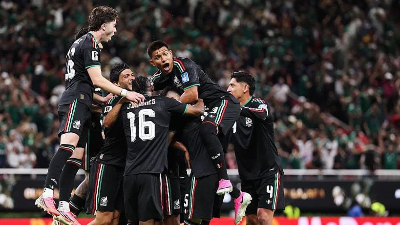 Mexico Secures Spot in World Cup Last 32 with Win Over South Korea