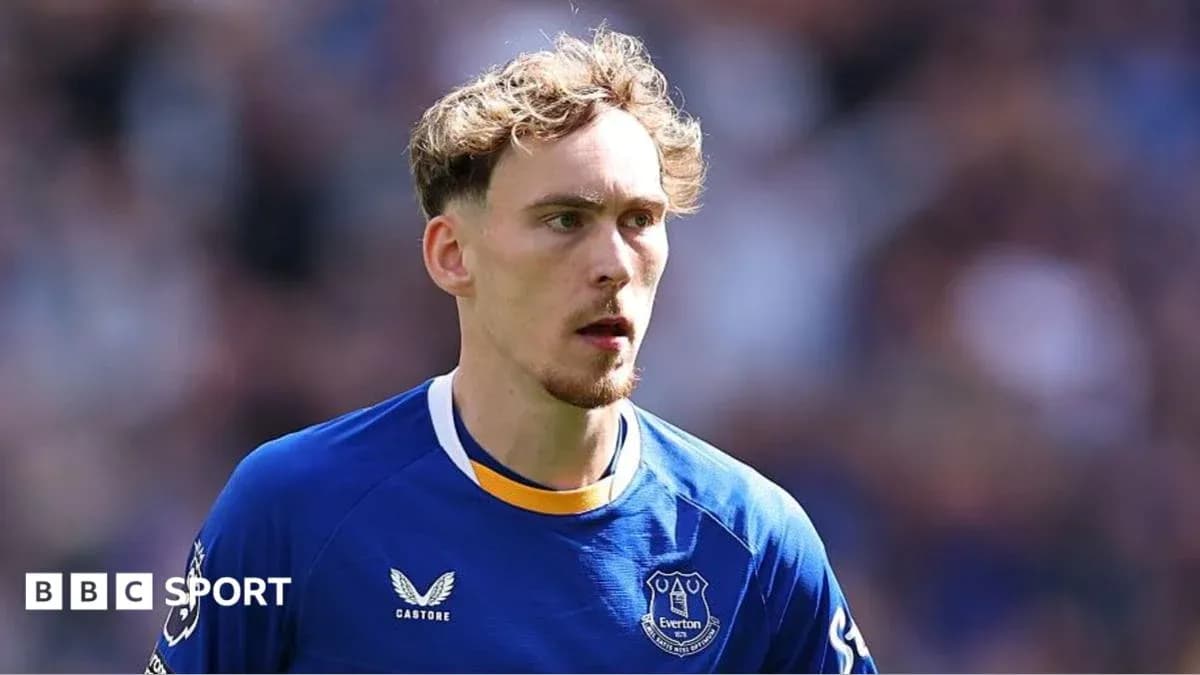 Everton player on the pitch during match Everton player on the pitch during match