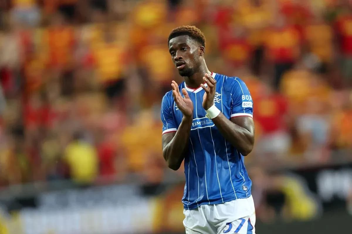 Rangers player applauding fans after match Rangers player applauding fans after match