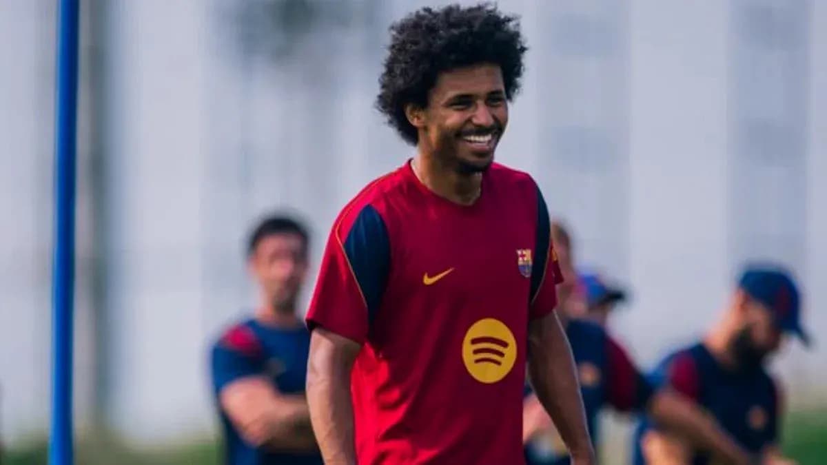 Player training in Barcelona kit during practice session Player training in Barcelona kit during practice session