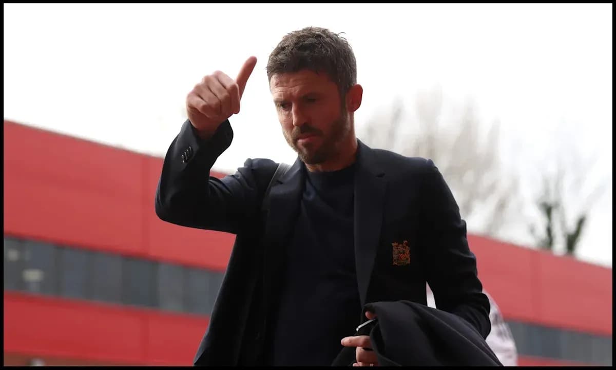 Manager giving thumbs up while entering stadium Manager giving thumbs up while entering stadium