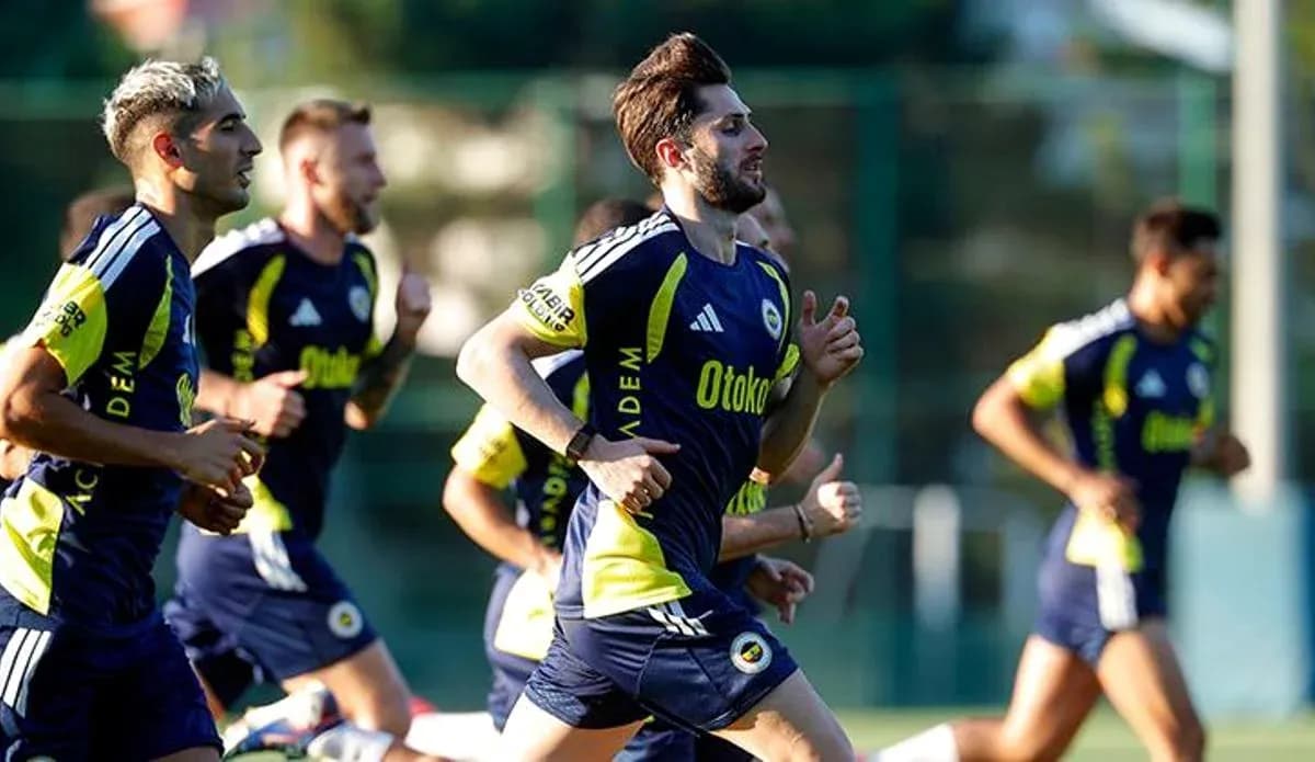 Fenerbahçe players training before match Fenerbahçe players training before match
