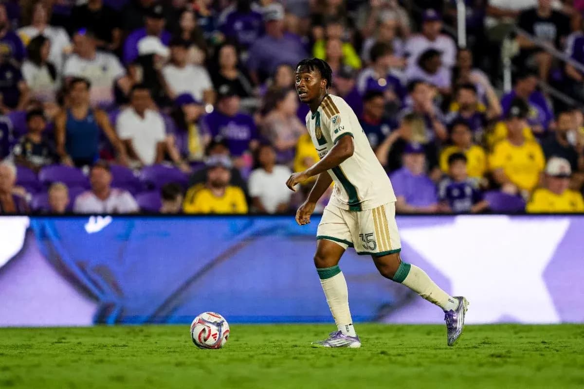 Player in action during Atlanta United match Player in action during Atlanta United match