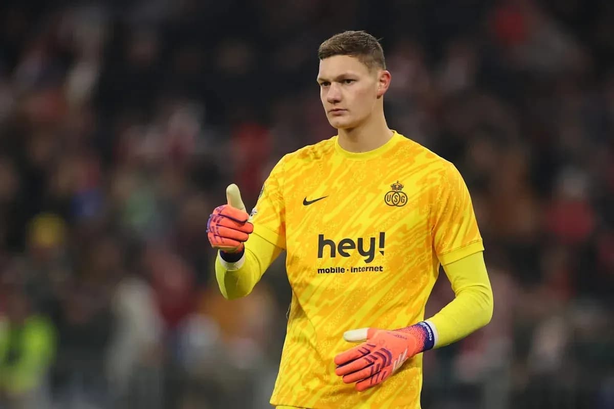Goalkeeper in yellow jersey giving thumbs up Goalkeeper in yellow jersey giving thumbs up