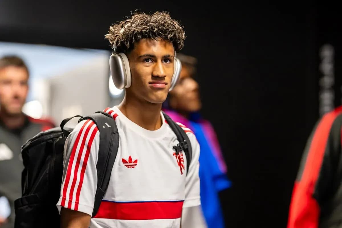 Player wearing headphones entering the stadium Player wearing headphones entering the stadium