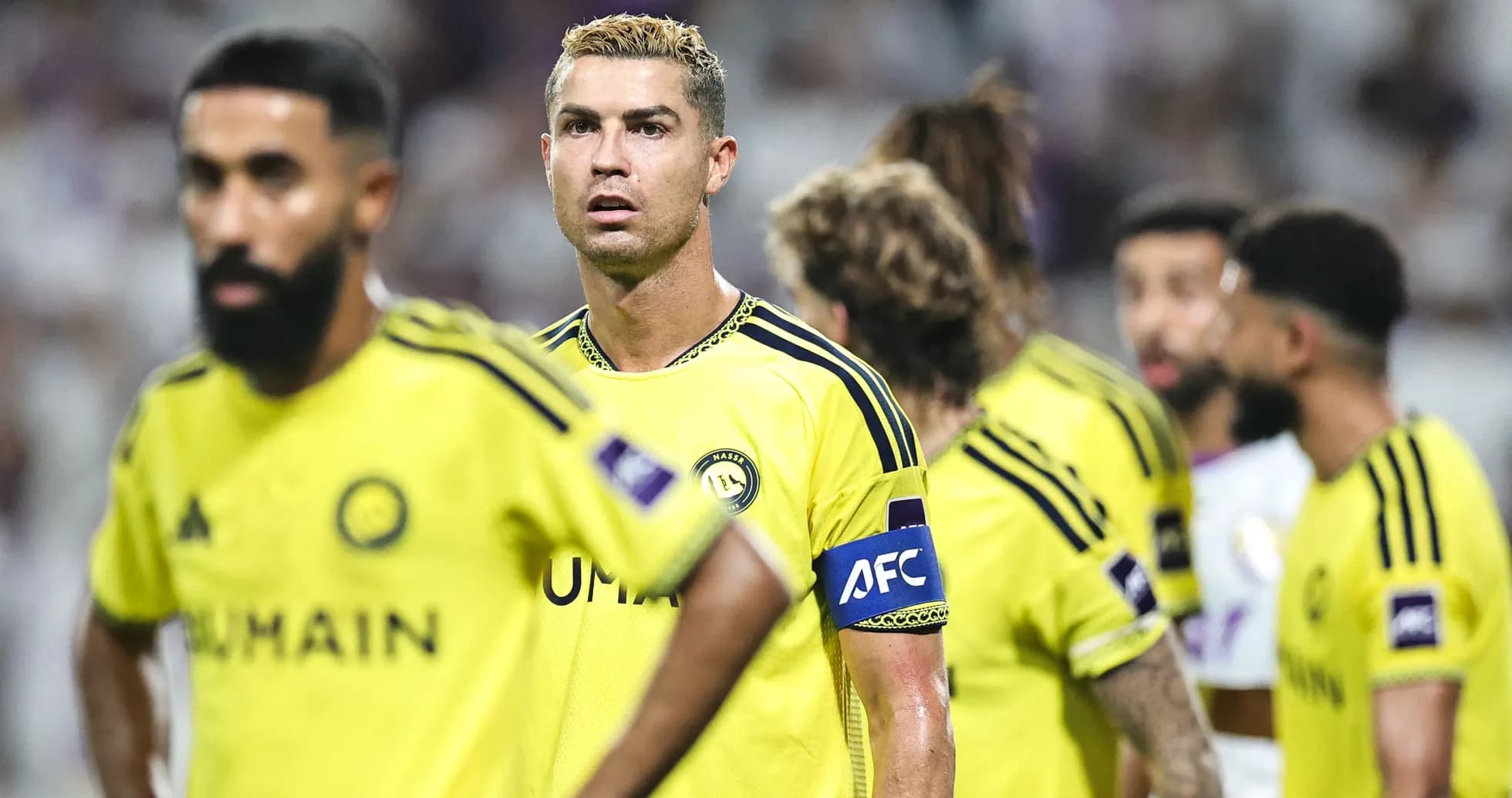 Cristiano Ronaldo with teammates during match Cristiano Ronaldo with teammates during match