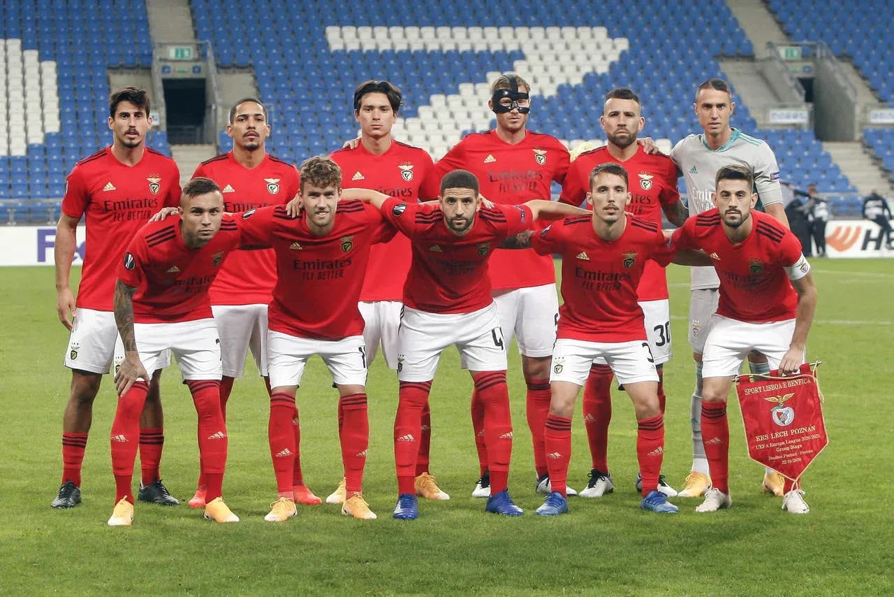 Benfica team lineup before Europa League match Benfica team lineup before Europa League match