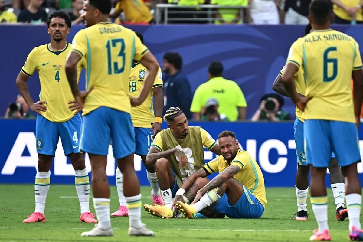 Brazilian players react after Neymar is injured Brazilian players react after Neymar is injured
