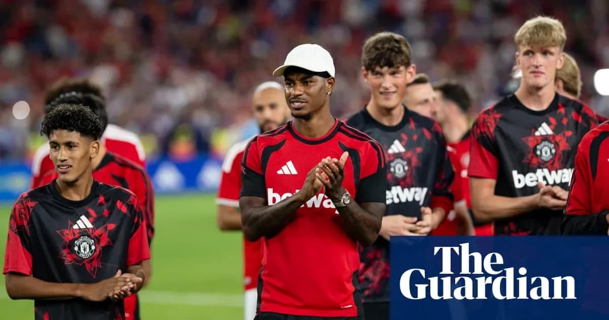 Manchester United players on the pitch after match Manchester United players on the pitch after match