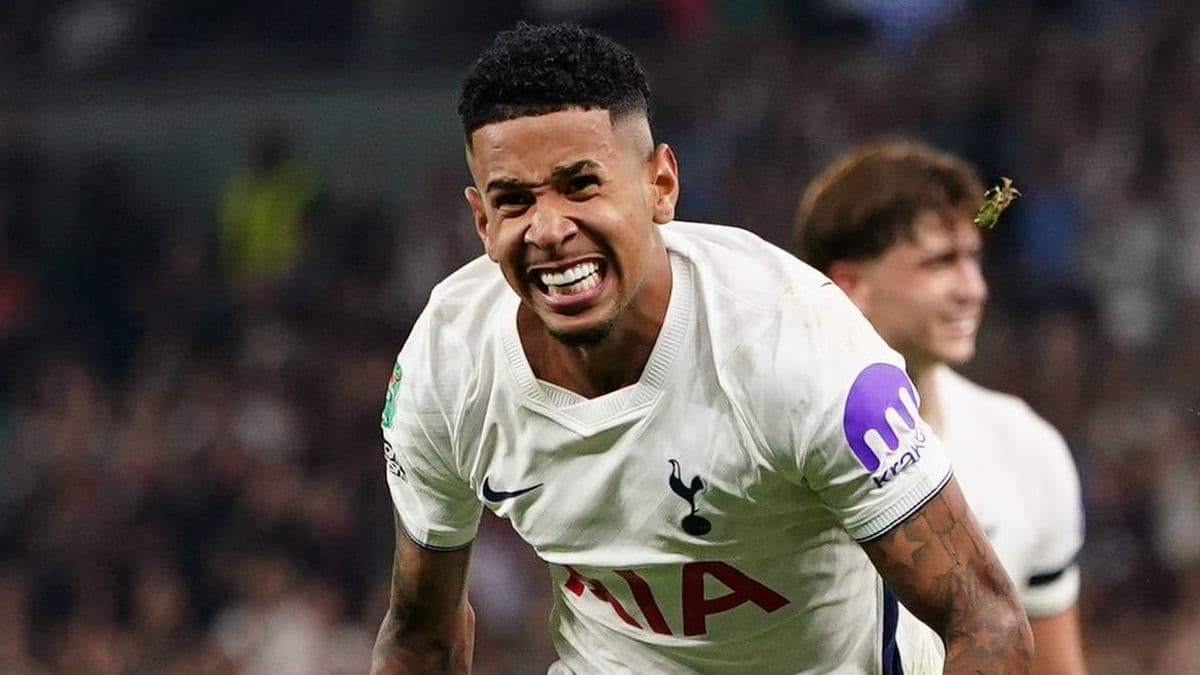Roberto De Zerbi Sets Goal Target for Savio After Scoring on Tottenham Debut Roberto De Zerbi Sets Goal Target for Savio After Scoring on Tottenham Debut