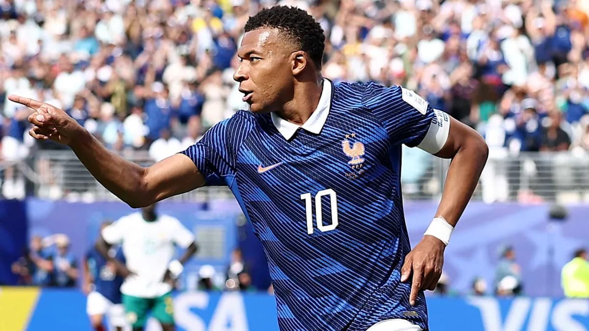 Kylian Mbappe Surpasses Ronaldo’s World Cup Record with Two Goals Against Sweden Kylian Mbappe Surpasses Ronaldo’s World Cup Record with Two Goals Against Sweden