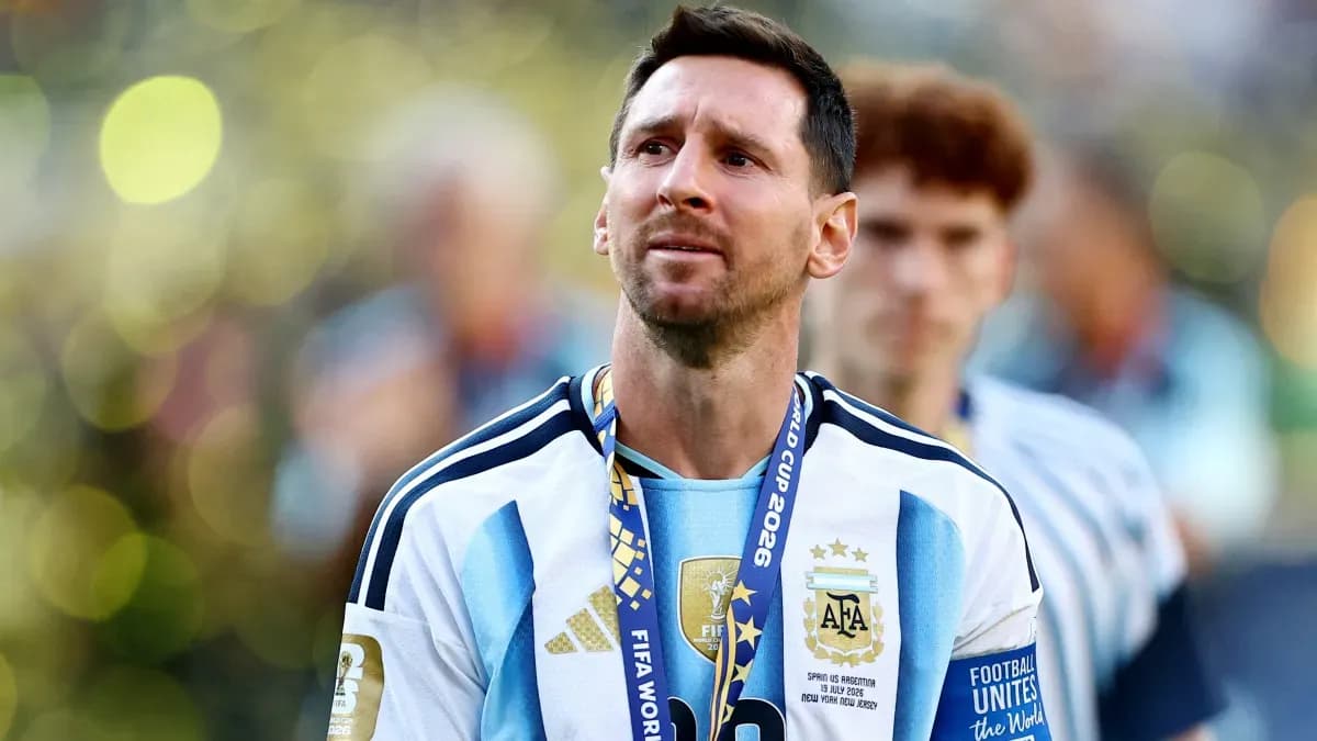 Lionel Messi Shows Pride Despite Argentina's World Cup Defeat Lionel Messi Shows Pride Despite Argentina's World Cup Defeat